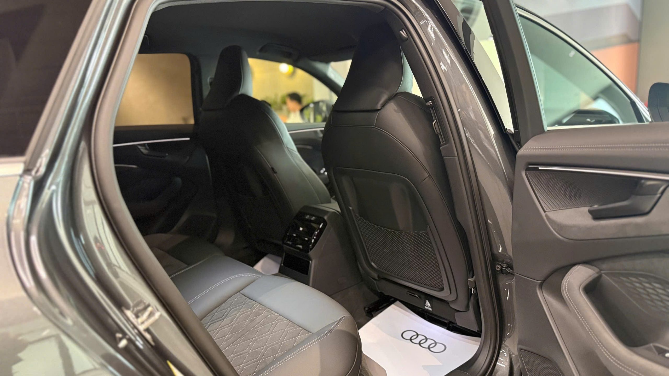 Khám phá Audi A6 S Line All-new 2026: thiết kế S Line thể thao, nội thất số hóa, công nghệ tiên phong và trải nghiệm lái đẳng cấp.