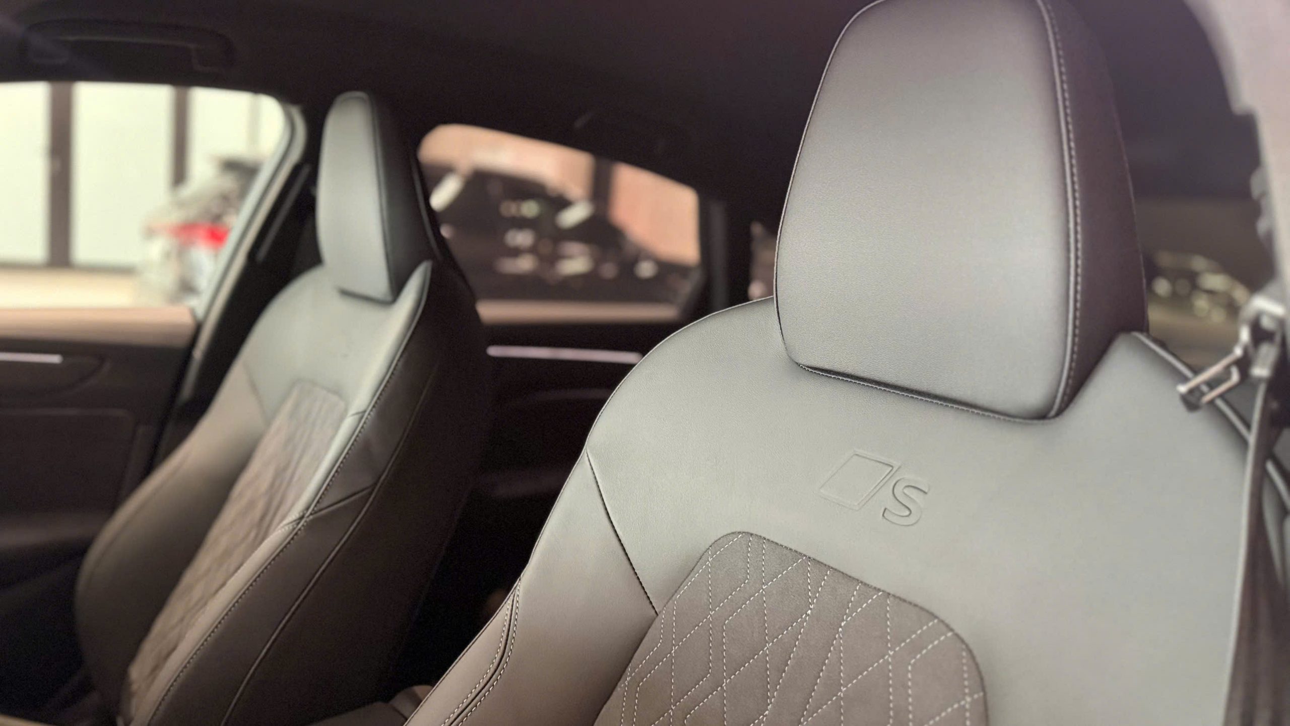 Khám phá Audi A6 S Line All-new 2026: thiết kế S Line thể thao, nội thất số hóa, công nghệ tiên phong và trải nghiệm lái đẳng cấp.