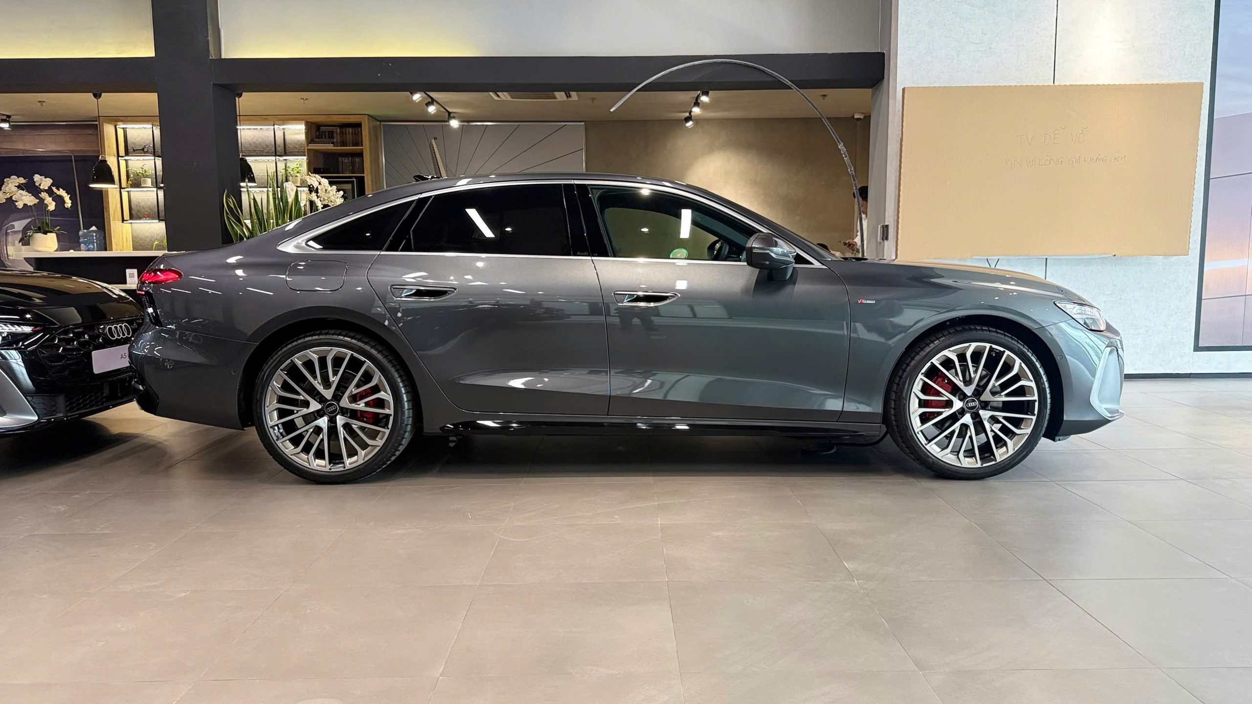 Khám phá Audi A6 S Line All-new 2026: thiết kế S Line thể thao, nội thất số hóa, công nghệ tiên phong và trải nghiệm lái đẳng cấp.